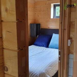 Small double bedroom - Orchid lodge